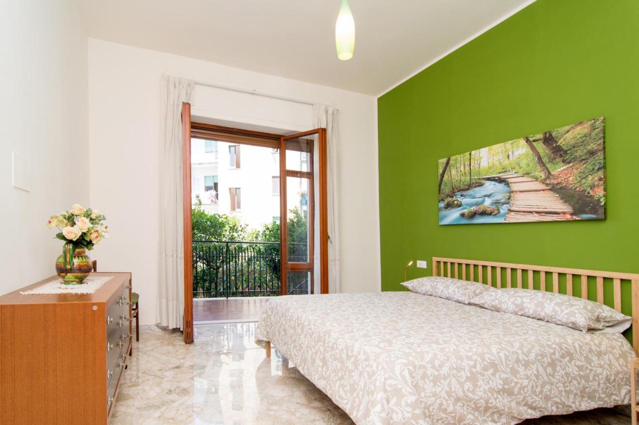 Casa Enza, For Up To 5 People, Sorrento Center Apartman Kültér fotó